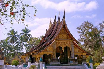 ワット・シェントーン